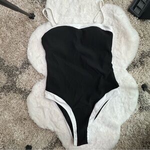 Berlook elegant Black and White Women's One Piece Swimsuit L 66